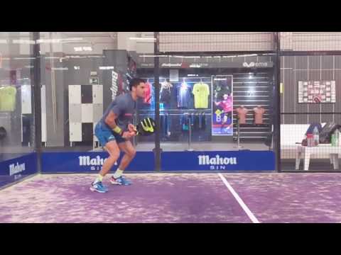 Defensa pádel Maxi Sanchez en Indoor Padel Training
