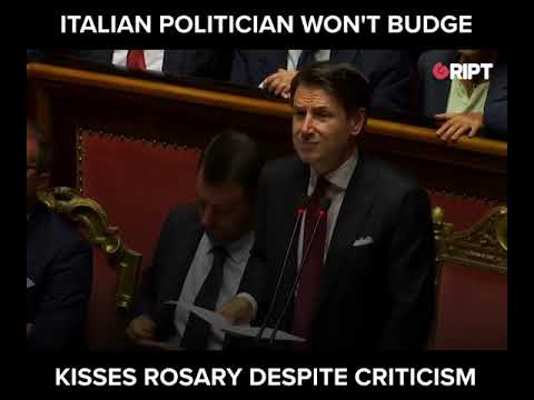 DEFIANT: Matteo Salvini Kisses Rosary Despite Criticism From Italian PM