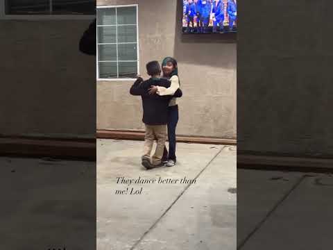 Aprendiendo a bailar 😆🔥🇲🇽#shorts #kids #mexican #family #dancing