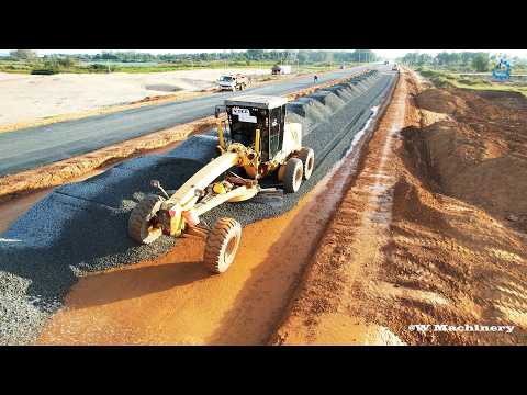 Nice Road Construction Machinery Team Operation Skills | LiuGong Grader Grading Road Pushing Gravel