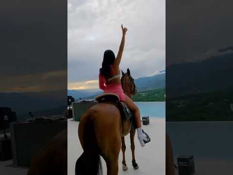 Wendy Montoya WINS video set of the YEAR @ Colombian Dance Awards!! #djmix #djset #viral