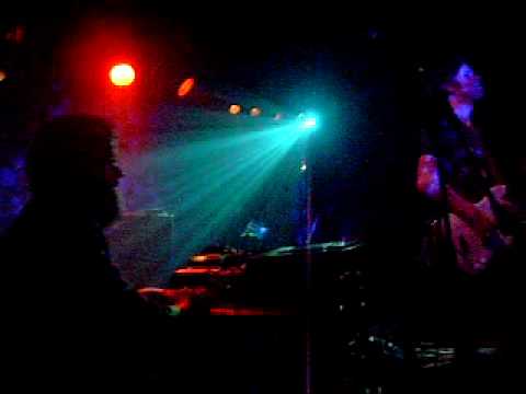 EARTH live @ la [2], barcelona.