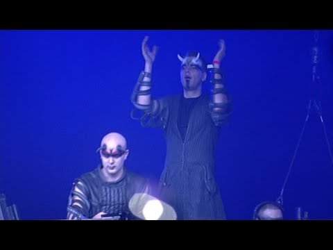 Showtek feat. MC DV8 - Live @ Qlimax 2007 (Arnhem) (17.11.2007)