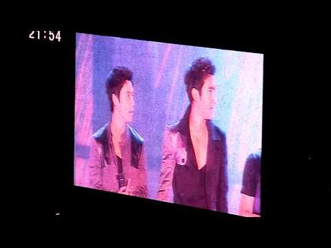 [Fancam] Incheon Korean Music Wave 2010 - Super Junior greeting audience in various langauges