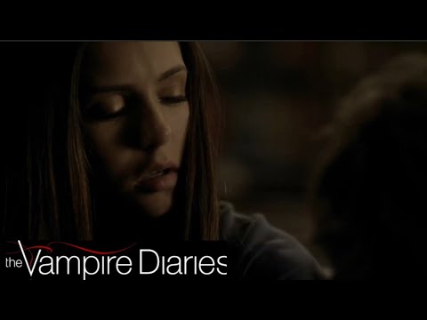 TVD 2x5 - Stefan drinks Elena’s Blood