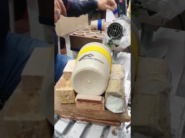 Vídeo relacionado con Schmalz Vaso de acero inoxidable TRUMBA con mosquetón con grabado personalizado regalo personalizado | Nombres | Grabado | Vaso | Cumpleaños | Cumpleaños | Idea de regalo