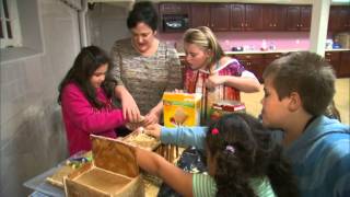 Real to Reel -- GINGERBREAD NATIVITY