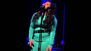Jazmine Sullivan – In Love With Another Man (Live)