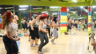 Zumba® Fitness con Lorna - Con las manos arriba - Limi-T 21 & Gilberto Santa Rosa