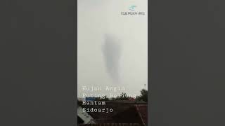 Download lagu Hujan Angin Puting Beliung Hantam Kahuripan Sidoarjo. Sidoarjo Hari Ini mp3