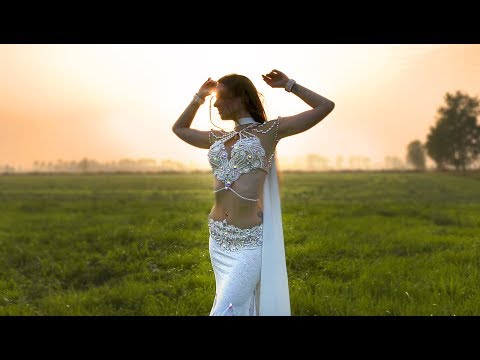 SILVIA BRAZZOLI - Bellydancer artist