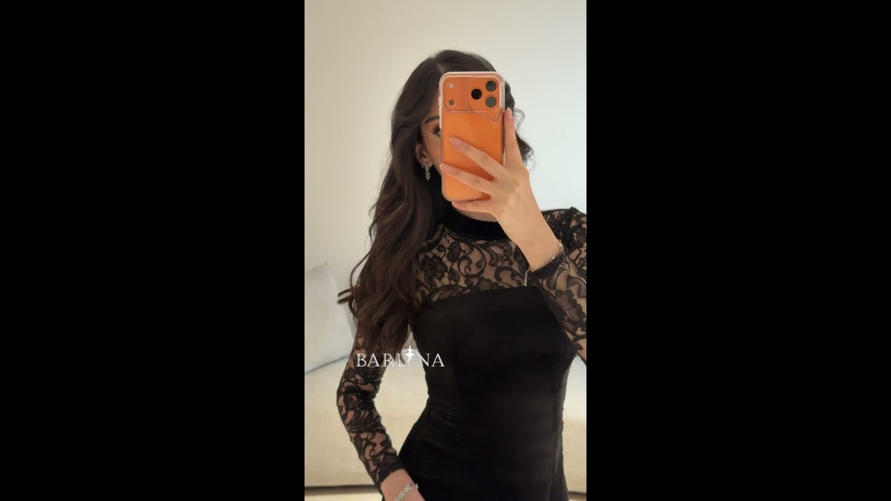 فستان أسود مخملي بأكمام دانتيل شفافة - 5XL