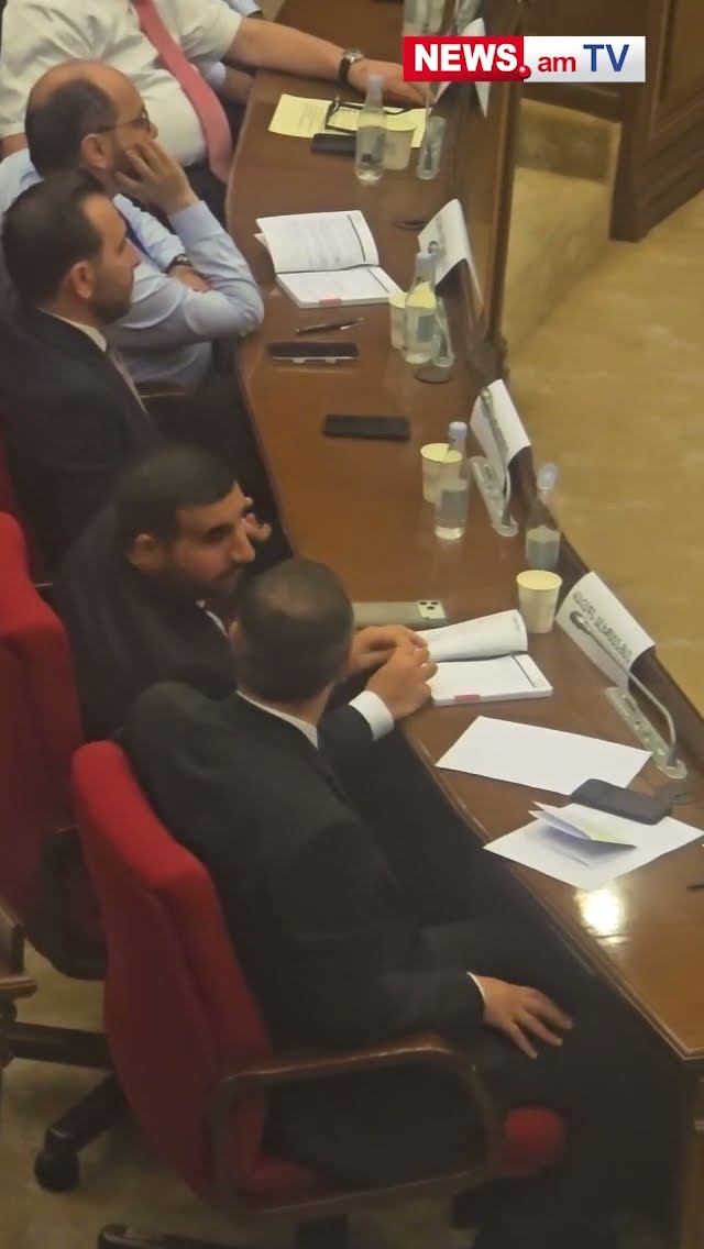 Ուրախ եմ, այլևս օրինական եք մարզվելու. Խամոյանը` Ալեքսանյանին