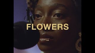 Musik-Video-Miniaturansicht zu Flowers Songtext von Little Simz ft. Michael Kiwanuka