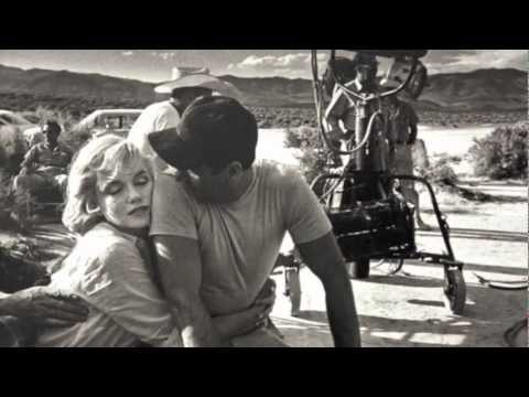 the misfits : the scene and picture of marilyn monroe fragile and happy