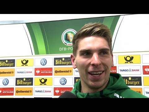 Hannover dank Elfmeter-Held Zieler im Achtelfinale