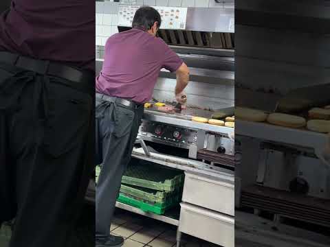 Steak N Shake - Manager Did Cross Contamination On Video