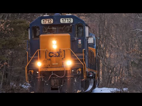 Eco Unit Takes CSX M427 Down the Worcester Main!