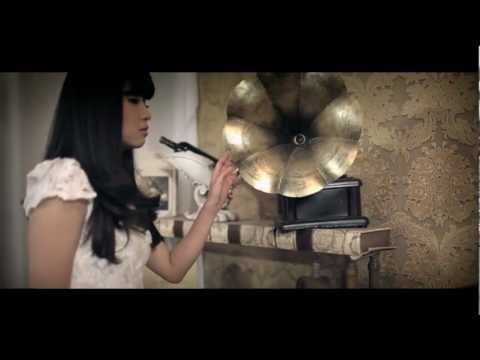 Có lẽ em - Bích Phương (Official MV)