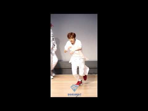 D-Crunch (디크런치) "Panorama" (현오): 190527 상암 팬싸