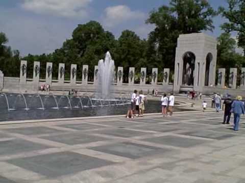 5 8 2009 WW II Memorial Jean & Dot 2