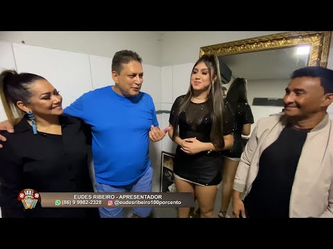 Eudes Ribeiro entrevista Manu, Fernanda e Fernandinho do Forró Real durante show em Teresina