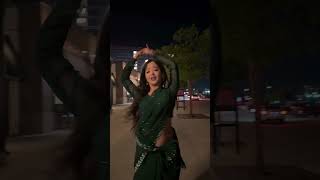 Beautiful  dance the girl  ???