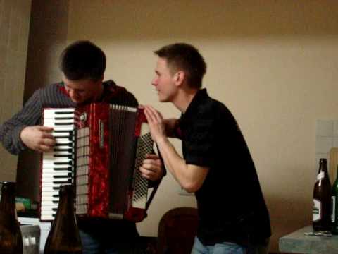 Serbski rejwanski dreamteam - Ausziehn, alle ausziehn !