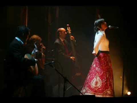 Katia Guerreiro - O Rapaz De Camisola Verde