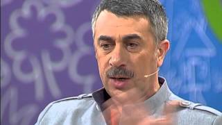 У ребенка кивки резкие головой что это