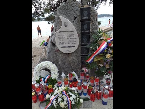 Plaža Soline u Biogradu na Moru - obilježena 27. obljetnica pogibije petero mladih osoba