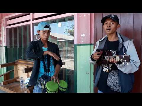 Pengamen Kulon Progo Pitik angrem - /mrn studio/ susanto