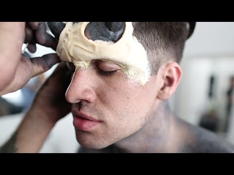 Panic! At The Disco: Emperor's New Clothes (Beyond The Video)