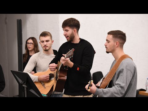 VIS Agape 🎼 Prinosimo kruh