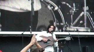 Benny Tipene -Make You Mine LIVE