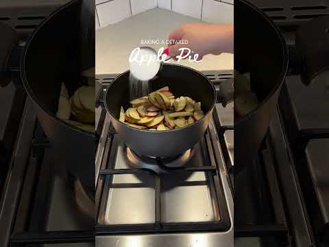 #baking #applepie #bakingshorts