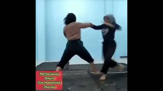 Download lagu dua gadis adu kemampuan silat pake golok mp3