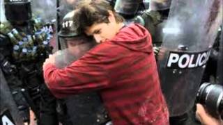 Hombres de hierro, Leon Gieco y D´mente (Homenaje lucha por la educación en latinoamérica)