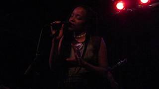 Jamila Woods - &quot;Lately&quot; (Live in Boston)