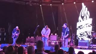 Reckless Kelly, Radio