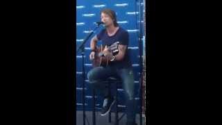 Keith Urban - Raise Em Up (Acoustic) The Highway 6 11 15