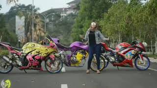 Download lagu Goyang Cewek Ninja 250 jari-jari || Korban Janji GuyonWaton mp3