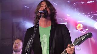 Foo Fighters &amp; John Fogerty  - Fortunate Son (Creedence Clearwater Cover)