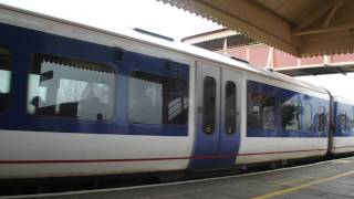 preview picture of video 'Stratford-upon-Avon Station - Chiltern Railways 165035 departs for London Marylebone'