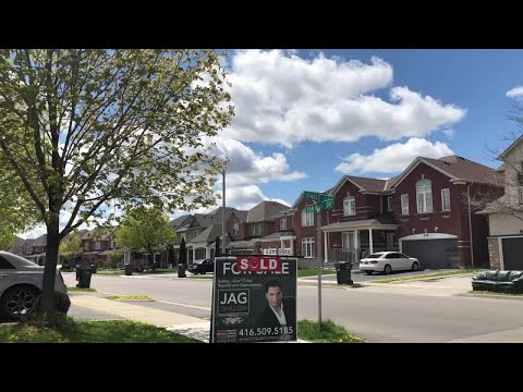 𝗝𝘂𝘀𝘁 𝗦𝗼𝗹𝗱!  1 Stable Gate Brampton - 3 bedrooms, double car garage for a fantastic price.