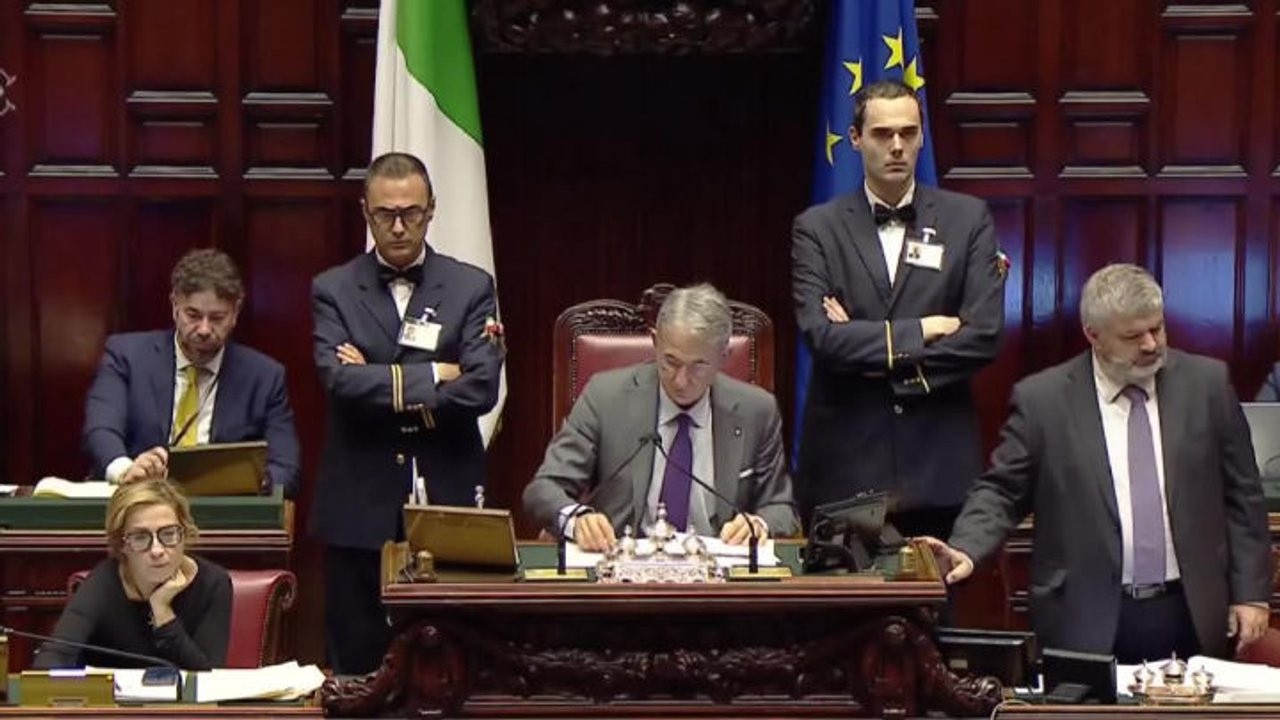 Ok della Camera a reintegro medici "Novax" radiati durante il Covid,