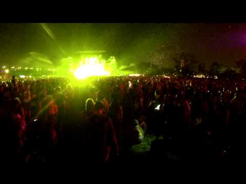 Avicii - Wake Me Up - EZoo Electric Zoo 2013