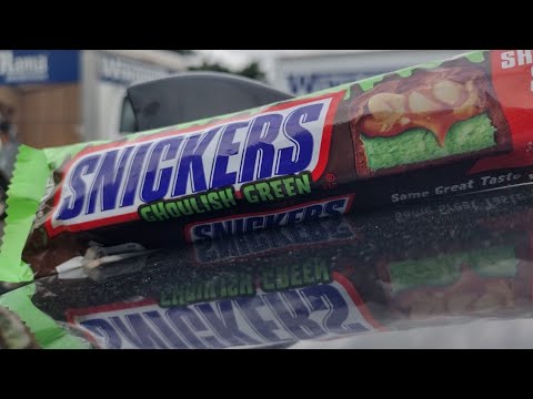 Ghoulish Green Snickers by Mars Wrigley Confectionary Food / Drink Review