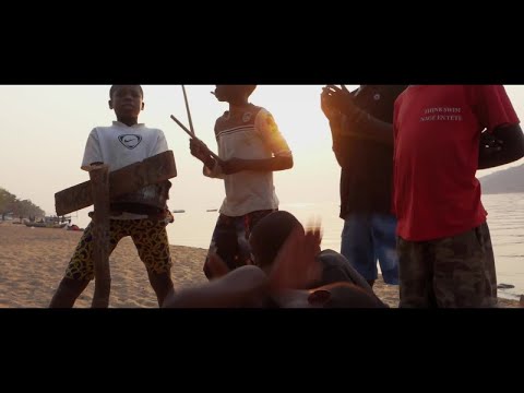 Flox - Kick It Out [Official Video]