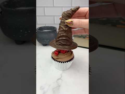 The Sorting Hat 🪄 #harrypotter #cakeart #cakedbyrach #cakedecorating #chocolate #shortsfeed #cake